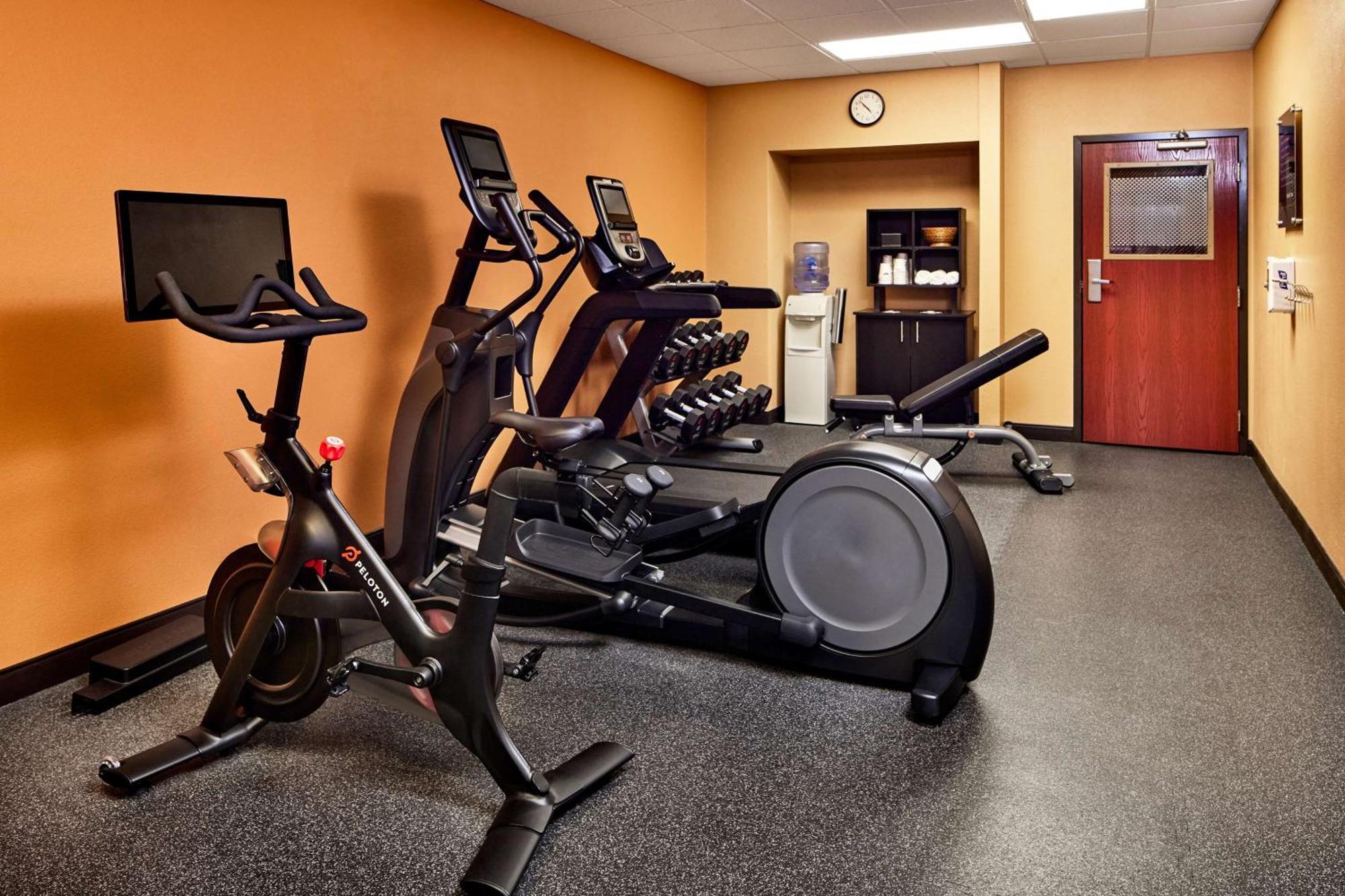 Hampton Inn Longmont Bagian luar foto